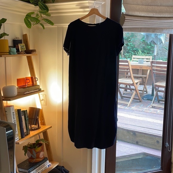 Uniqlo shift dress - Picture 2 of 7